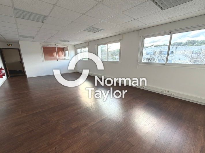 Location bureaux 90 m² non divisibles