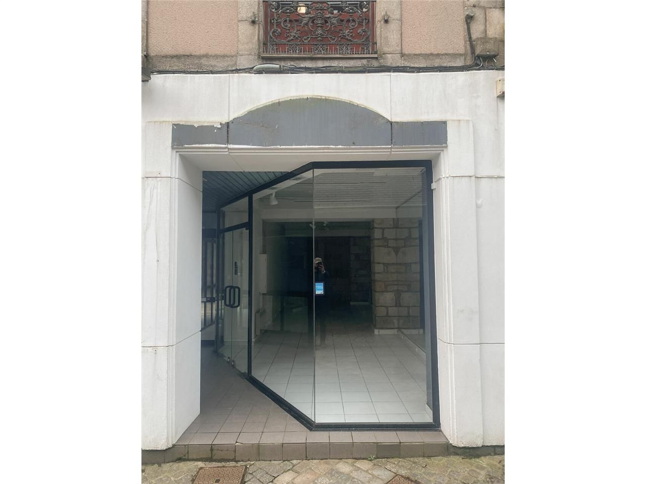 Location local commercial 85 m² non divisibles