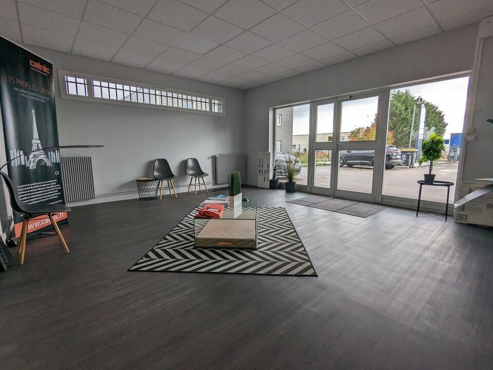 Location local d''activites 341 m² non divisibles