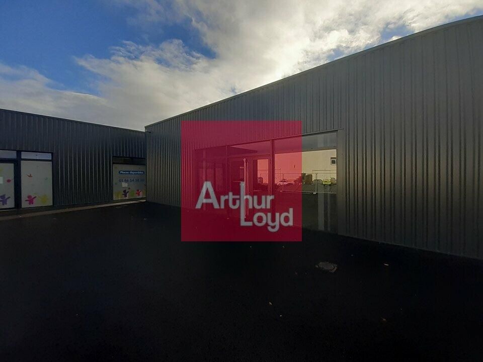 ISSOIRE ZONE COMMERCIALE A LOUER LOCAL COMMERCIAL 420 M² DIVISIBLES