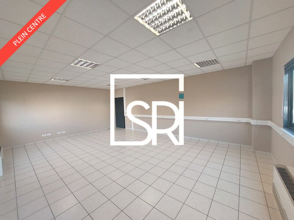 335 m² pour ce bureaux en location à Aubiere