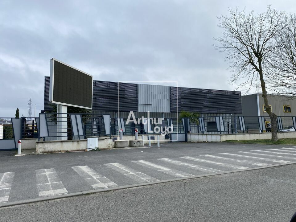 Vente local d''activites 650 m² non divisibles