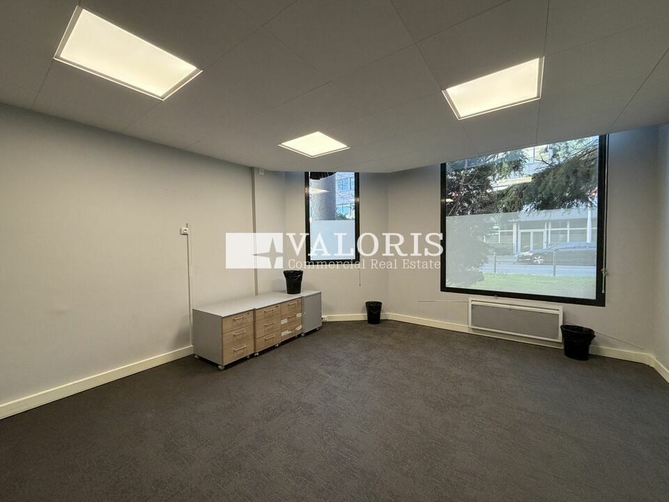 Découvrez ces bureaux en duplex à la vente, à deux pas de la Gare de Vaise !