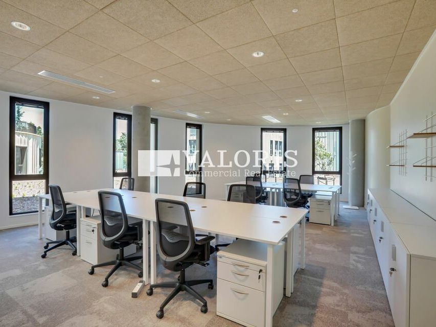 Location bureaux 1292.7 m² divisibles à partir de 21 m²