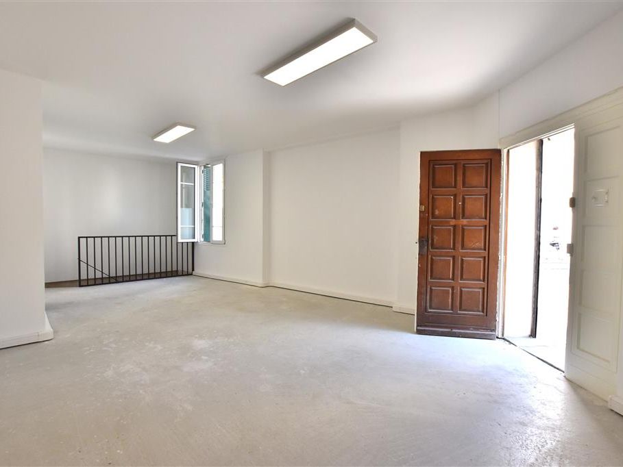 Location local commercial 63 m² non divisibles