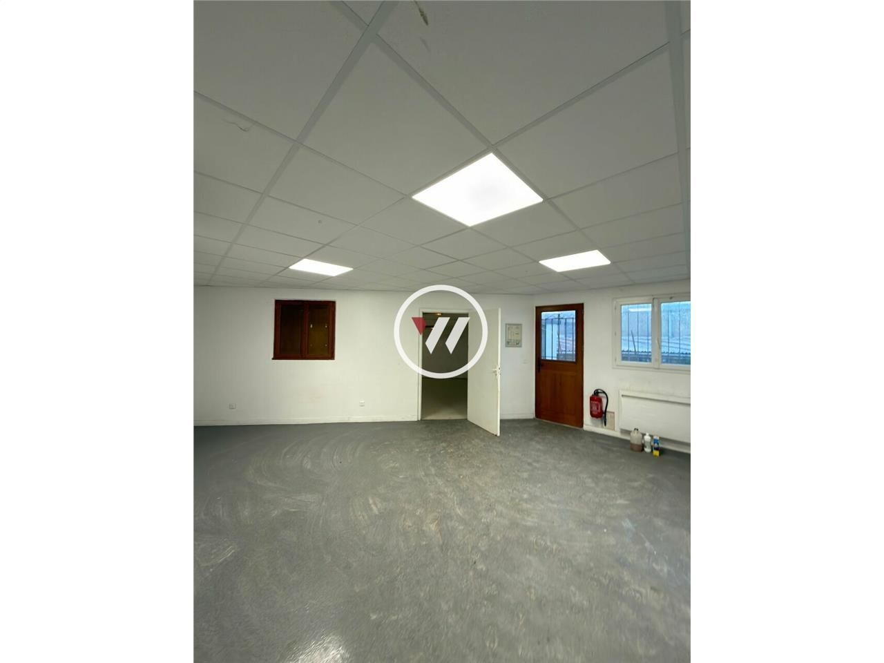 À LOUER – LOCAL D'ACTIVITÉ AVEC COUR PRIVATIVE