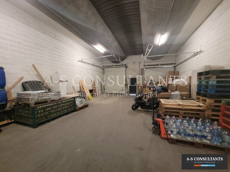 Location entrepot 411 m² non divisibles