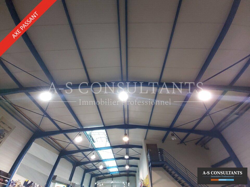 Location local commercial 900 m² non divisibles