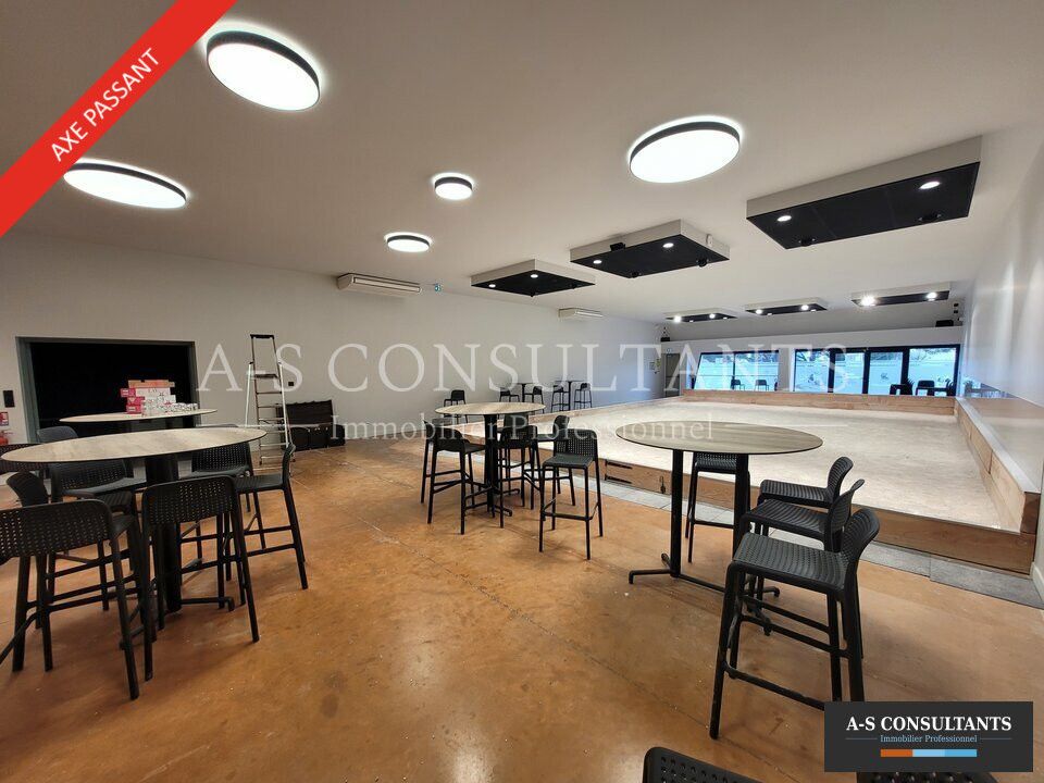 Location local commercial 260 m² non divisibles