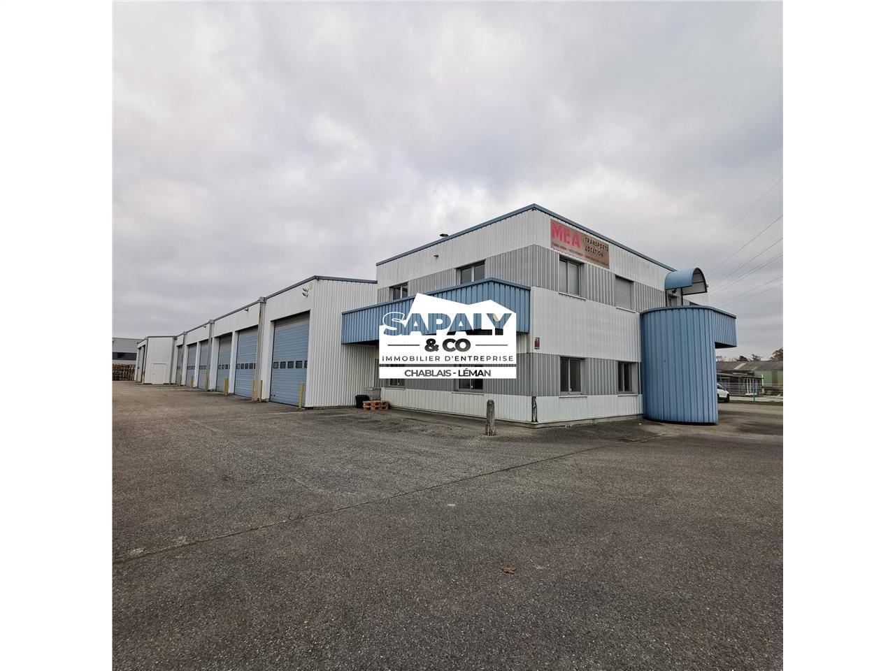 Location local d''activités 720 m² à Bons-en-Chablais