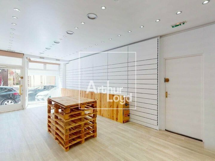 Location local commercial 67 m² non divisibles