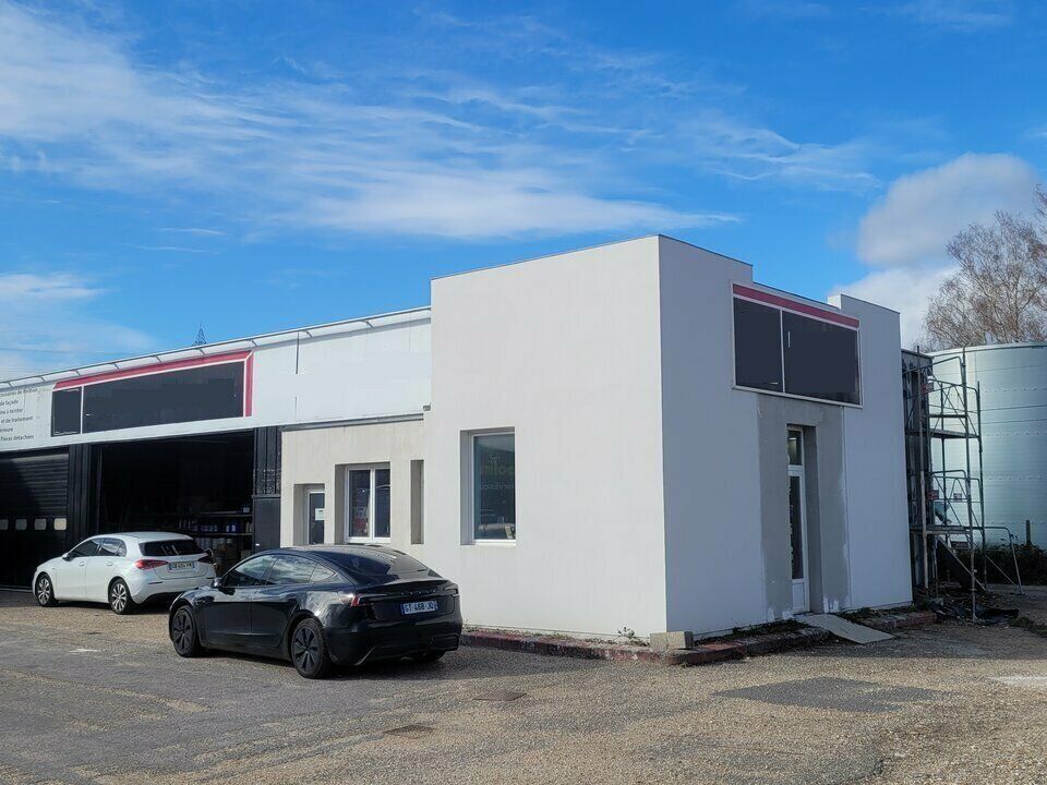 Location local d''activites 280 m² non divisibles