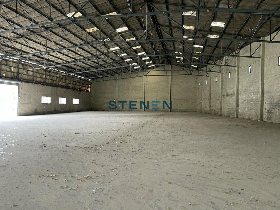 Location local d''activites 2000 m² non divisibles