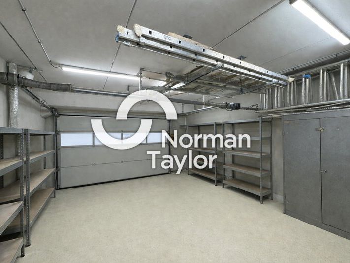 Location local d''activites 132 m² non divisibles