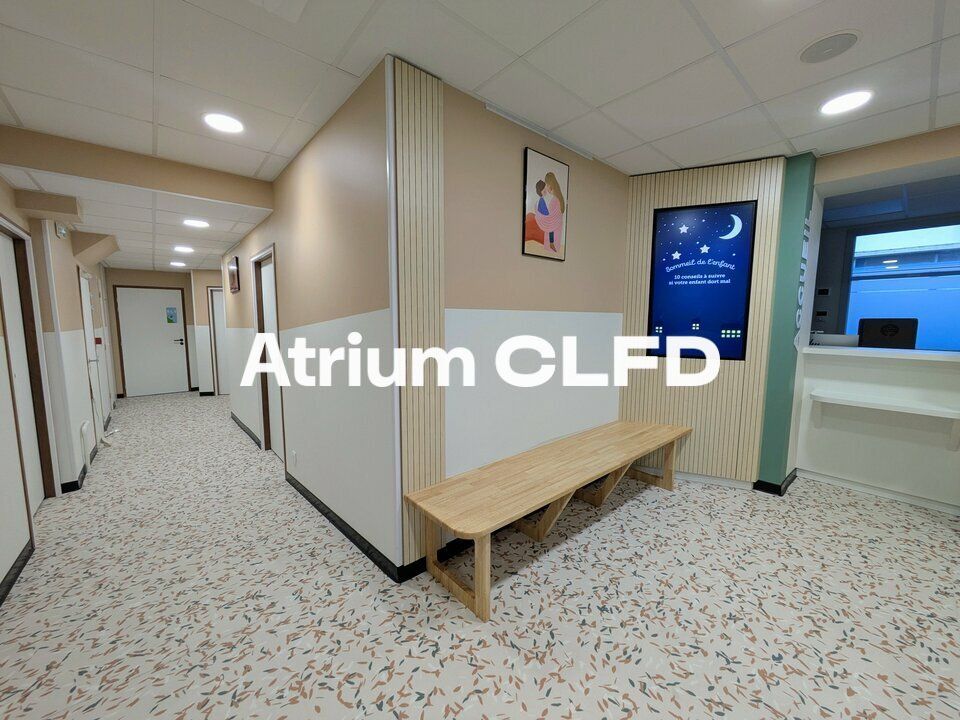 BUREAUX PMR/ERP A LOUER - 262 M² - 4 STATIONNEMENTS PRIVATIFS