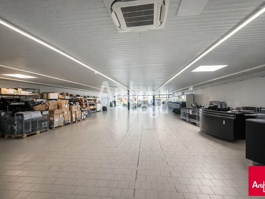 JANZE - LOCAL COMMERCIAL A VENDRE ET A LOUER - AXE PASSANT