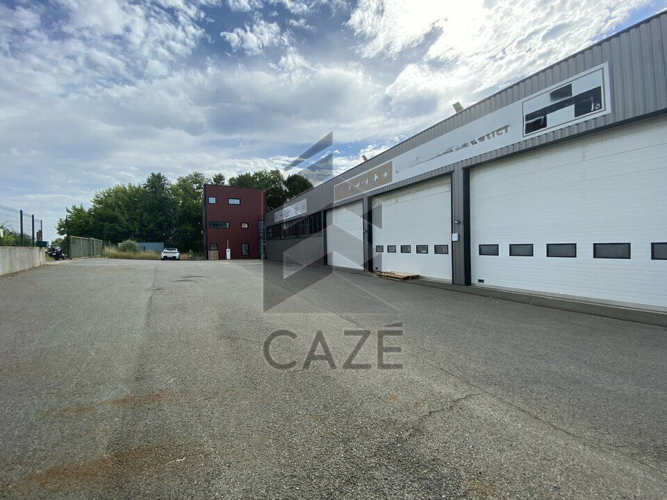 Vente local d''activites 2830 m² non divisibles