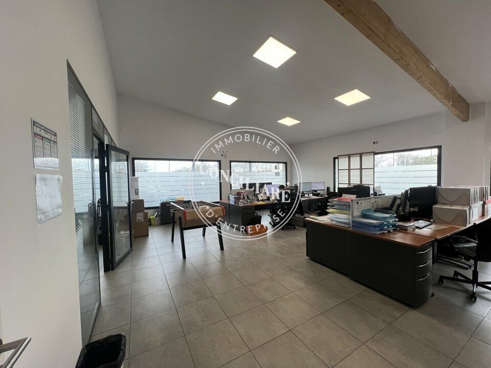 Location local commercial 360 m² non divisibles