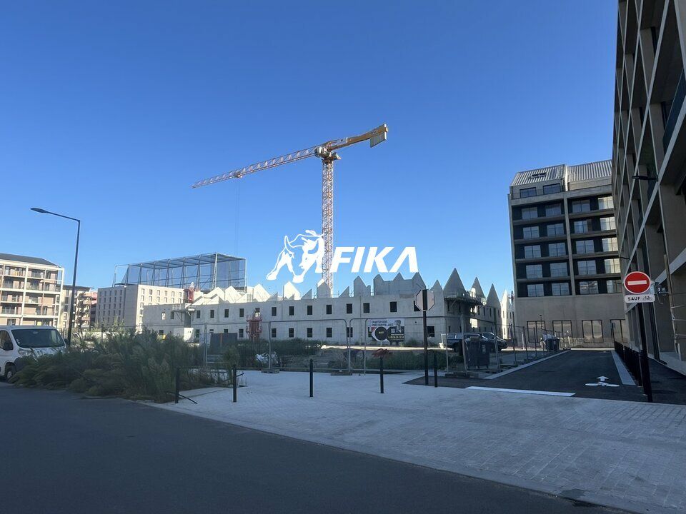 Vente local commercial 839.12 m² divisibles à partir de 136.49 m²