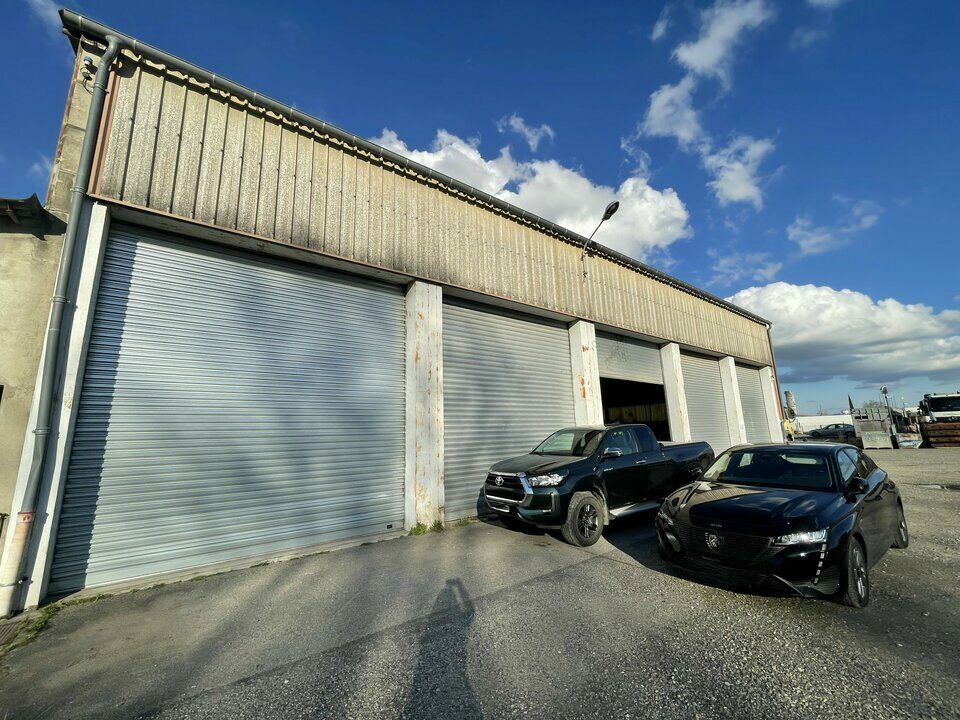 Location local d''activites 675 m² non divisibles