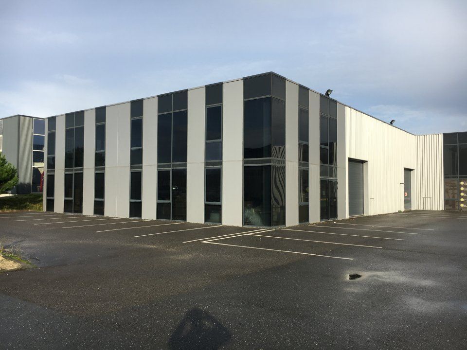 ENTREPOT / BUREAUX A LOUER AU COUER DE LA ZONE DE LA MADELEINE