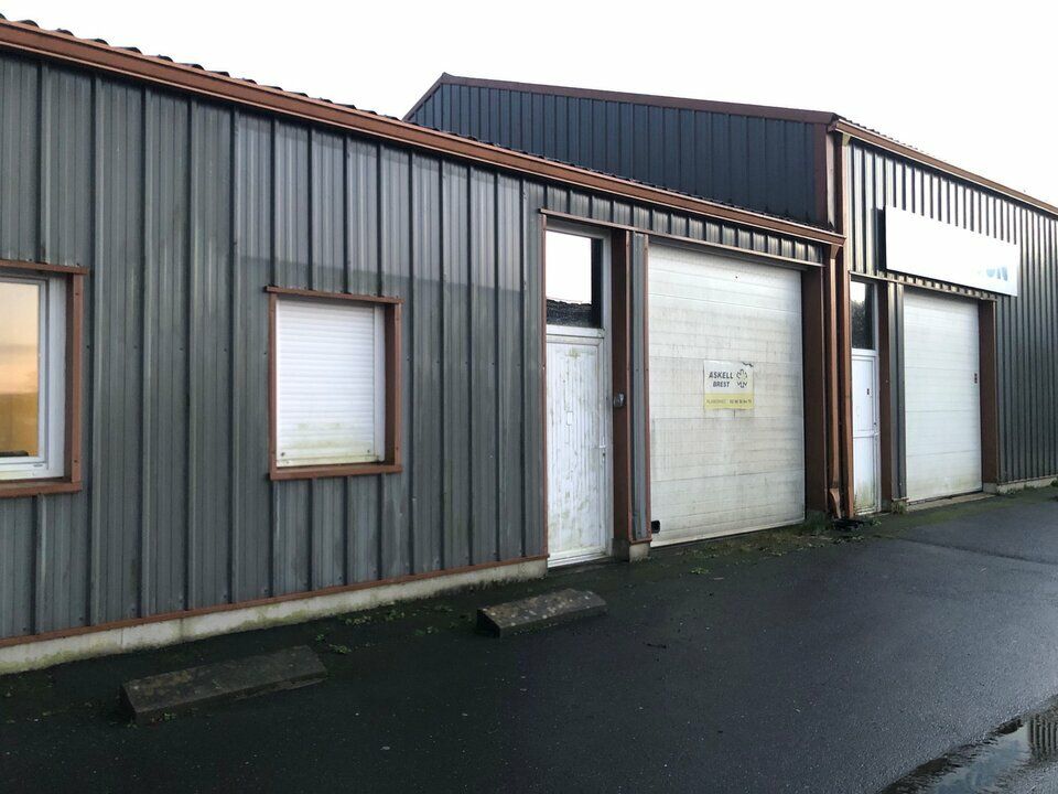 Location local d''activites 135 m² non divisibles