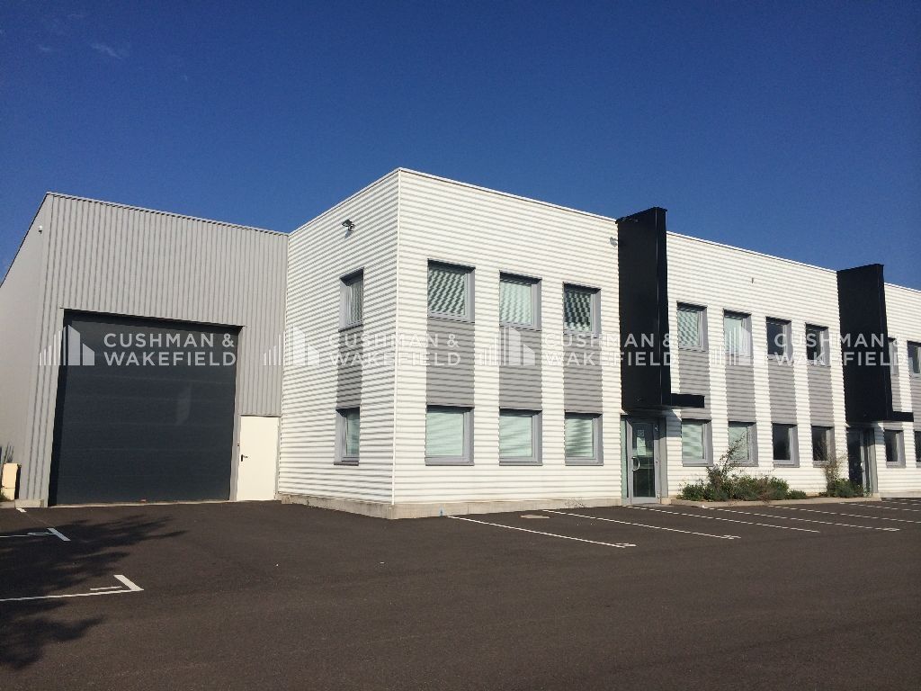 Vente activités 400 m² non divisibles