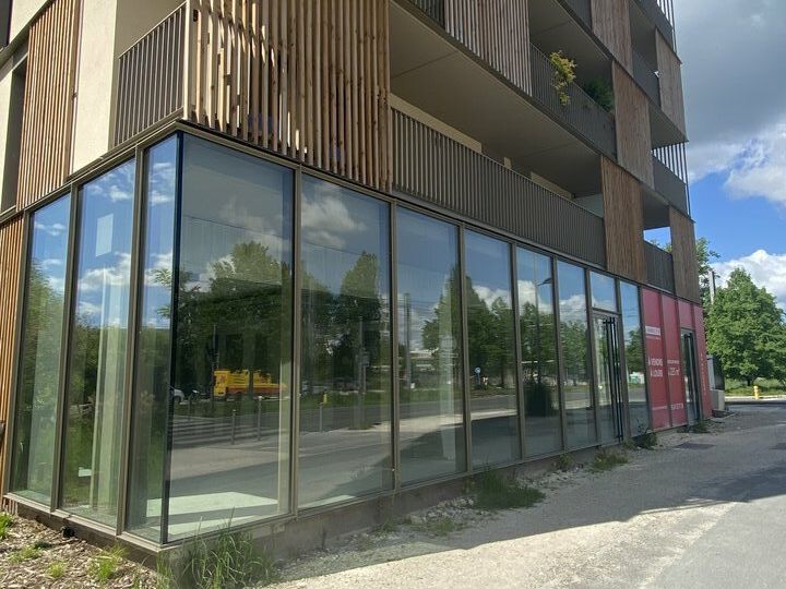 BRUGES - BORDEAUX RAVEZIES LOCAL COMMERCIAL NEUF SUR AXE A LOUER 