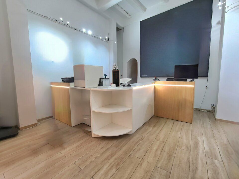 VIEUX NICE PROXIMITÉ JEAN JAURÈS - FAIBLE LOYER