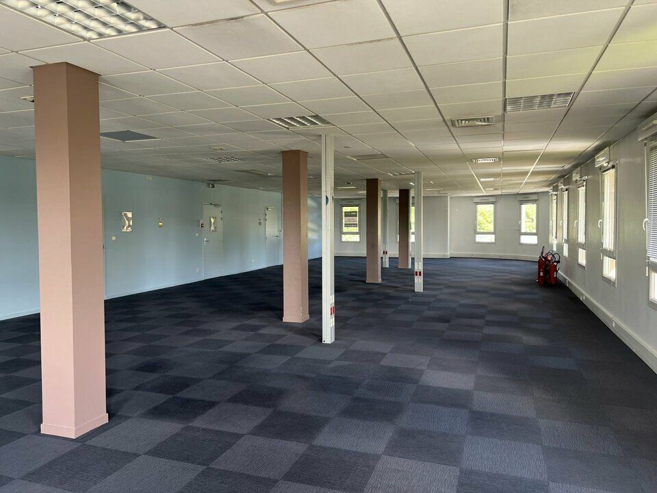 LOCATION - BUREAUX - 222 m²