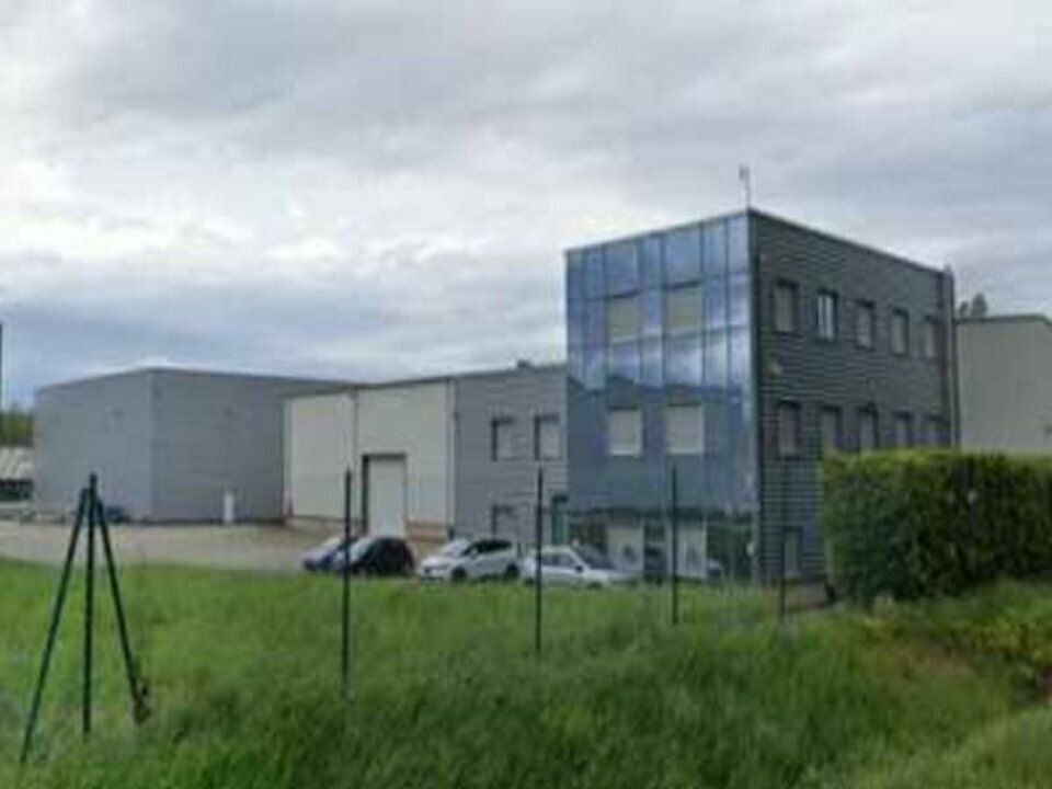 Location local d''activites 3544 m² non divisibles