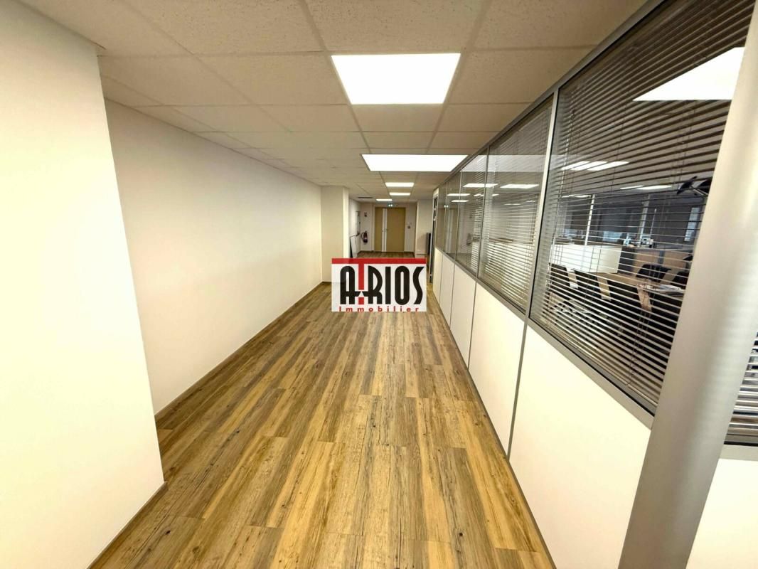 Location bureaux 246 m² non divisibles