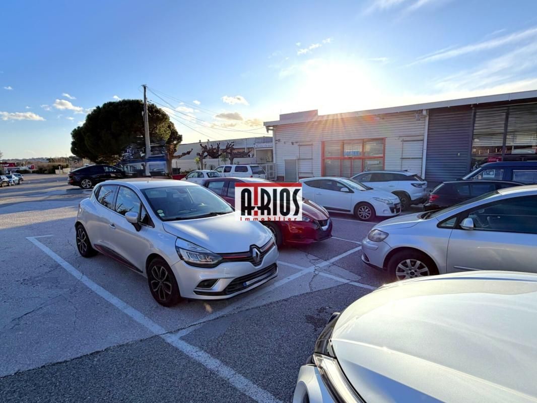 Location local commercial 500 m² non divisibles