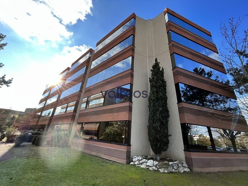 Location bureaux 2076 m² divisibles à partir de 150 m²