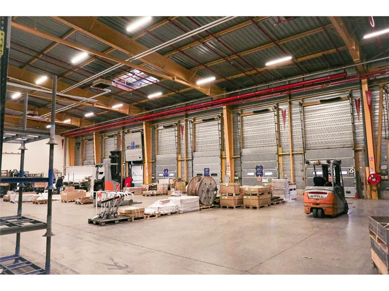 Location local 2500 m² à JOUE LES TOURS