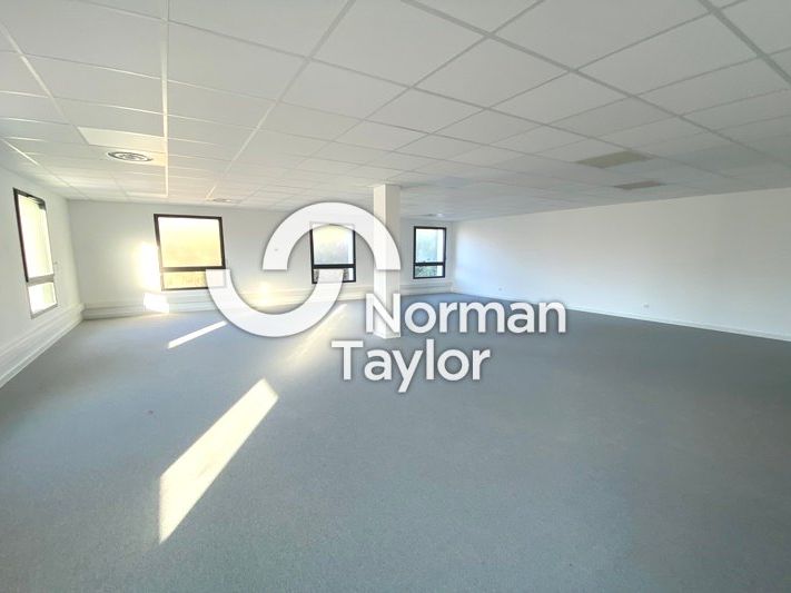 Location bureaux 400 m² divisibles à partir de 97 m²