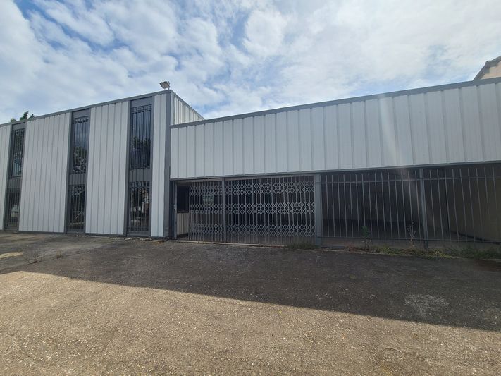 Local d'activité de 300 m² divisibles à louer – Béziers Ouest