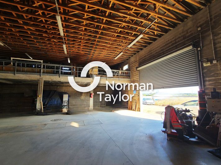 Location local d''activites 338 m² non divisibles