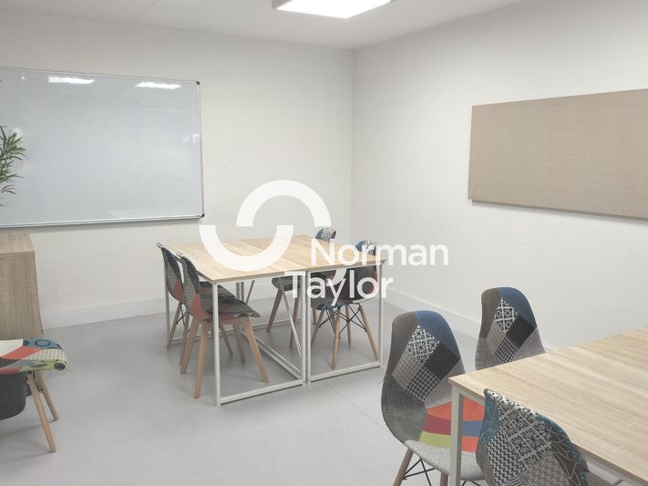 Location bureaux 270 m² divisibles à partir de 107 m²