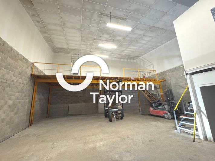 Location local d''activites 197 m² non divisibles