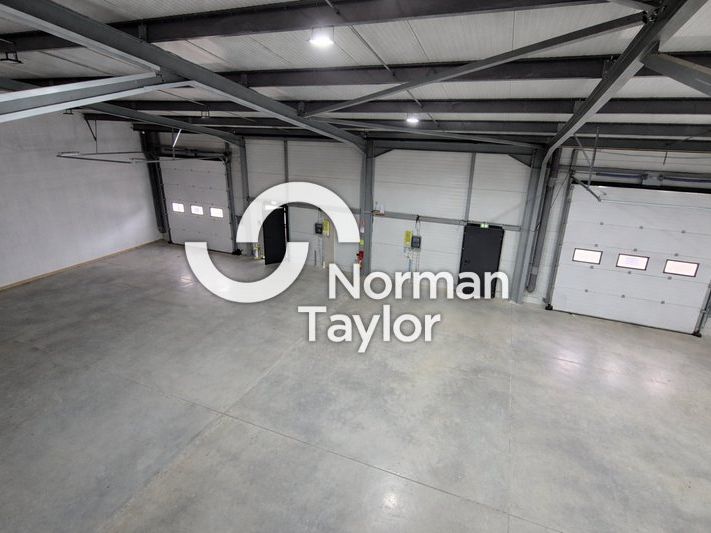 Location local d''activites 550 m² non divisibles
