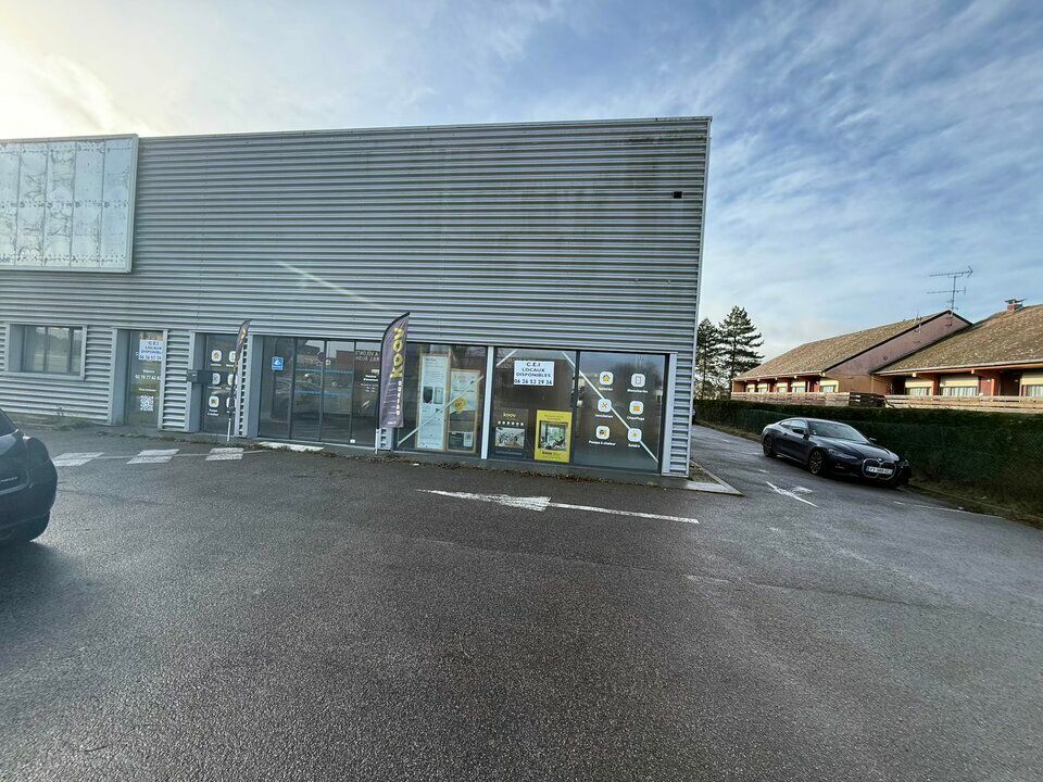 Location local commercial 876 m² non divisibles