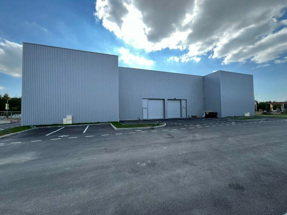 Vente local d''activites 351 m² non divisibles