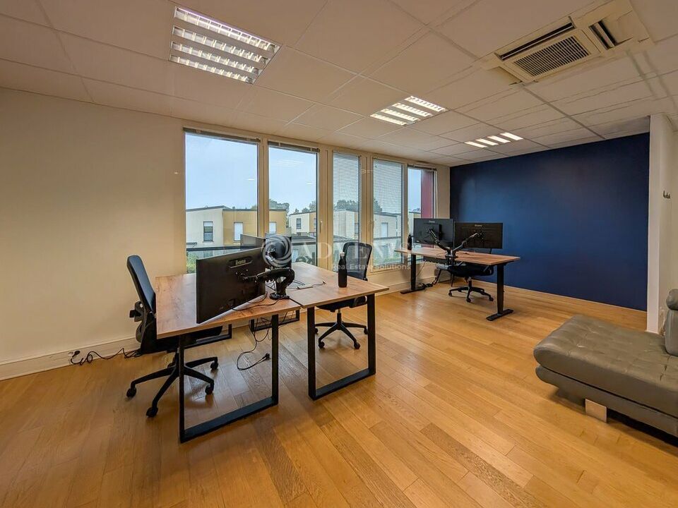 Bureaux à louer - Belles prestations, immeuble récent