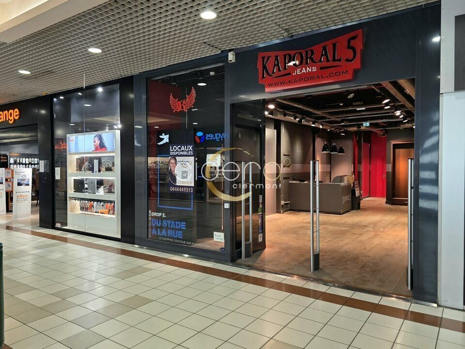 Location local commercial 121.57 m² non divisibles