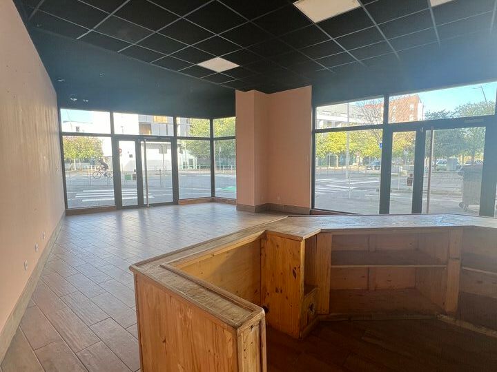 Vente local commercial 151 m² non divisibles