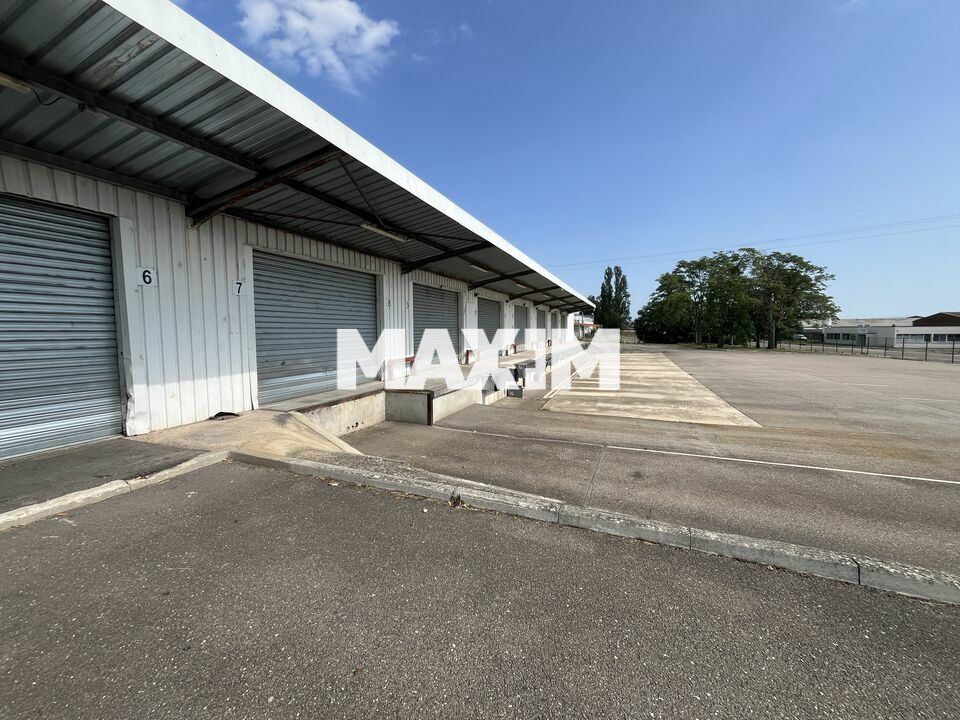 Location local d''activites 2430 m² divisibles à partir de 430 m²