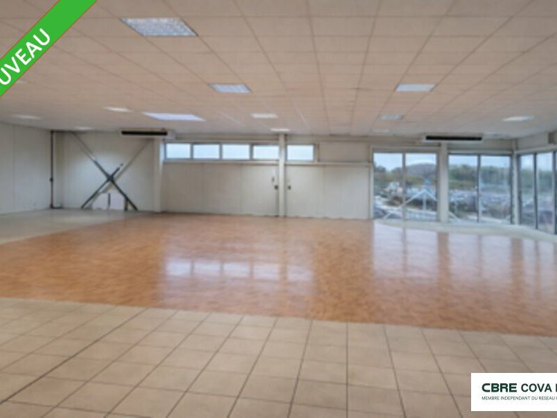 Locaux d'activité ou commerciaux 988 m² - Zone Valentin