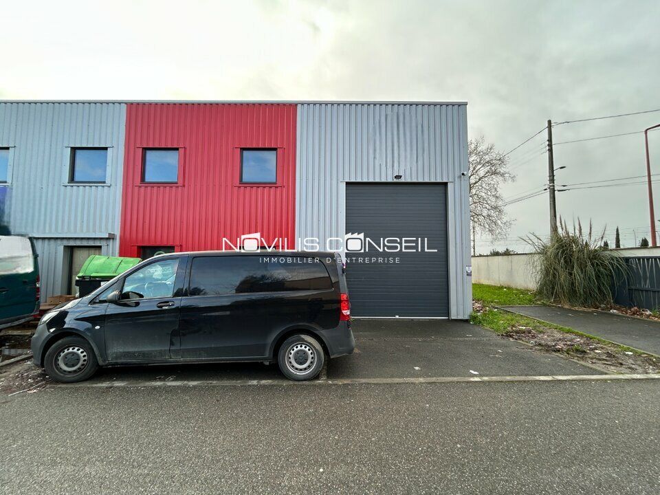 Location local d''activites 180 m² non divisibles