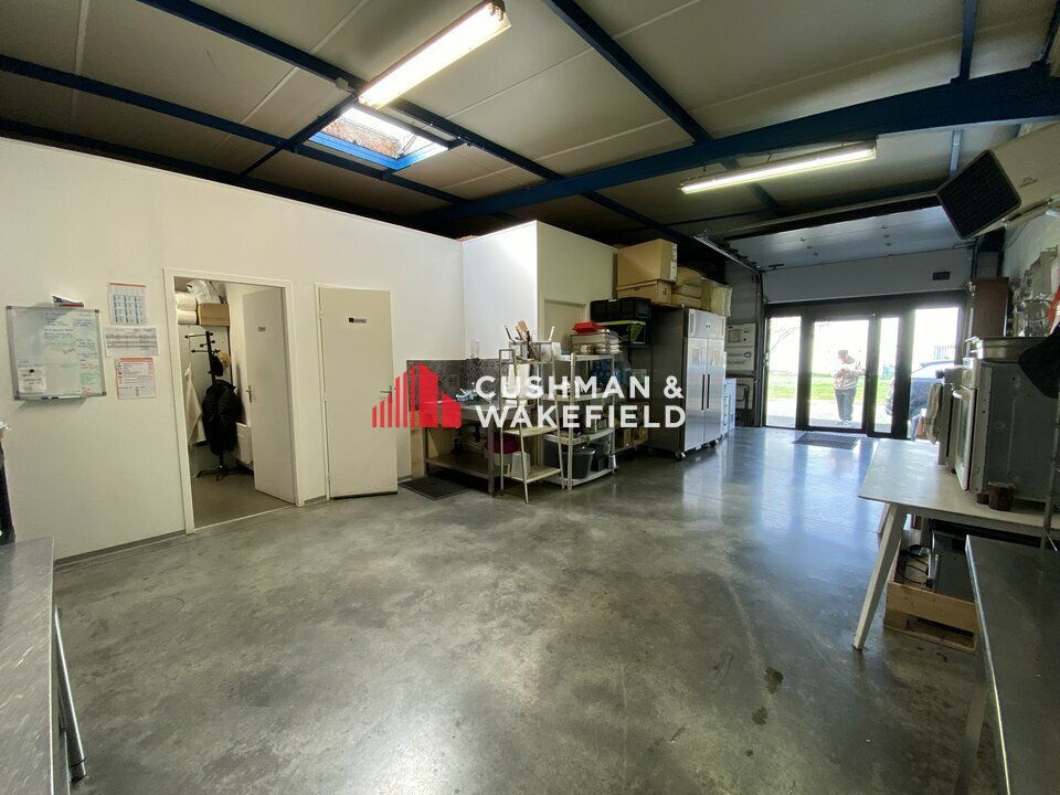 Location local d''activites 63 m² non divisibles